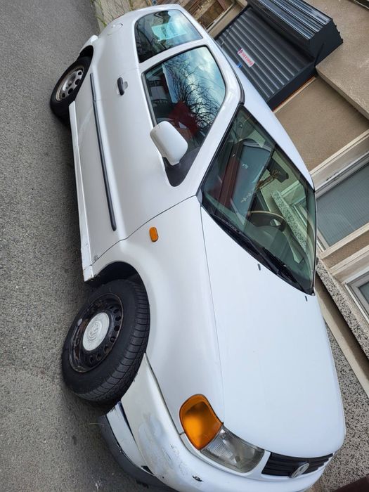 Продавам vw polo 1.9 sdi