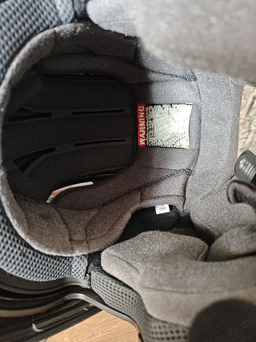 Shoei Neotec 2 размер М.
Каската е в отлично състояние.
Цена 300 Евро
Цена със Sena Srl 2 450 евро. 
Само Sena 150 евро