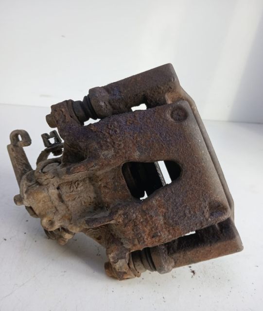 Etrier frana spate dreapta cu suport 213049559 Opel Movano A (facelif