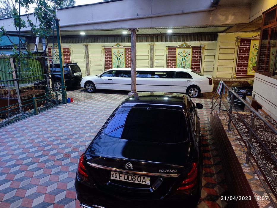 Limuzin cadilak 2008 yil oq