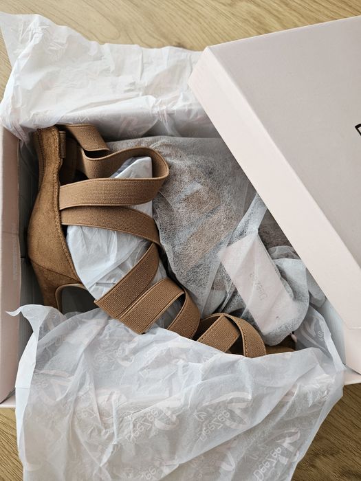 Дамски сандали Deezee Camel 38 номер НОВИ