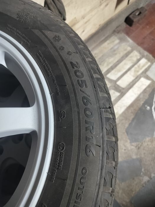 Продам комплект резины с дисками