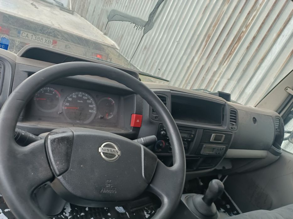 Нисан Кабстар на части