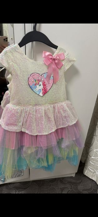 Продам платье для девочки