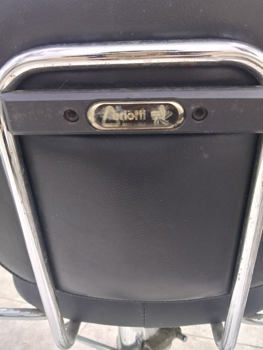 Парикмахерские кресла