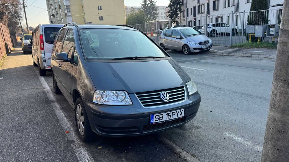 Volkswagen Sharan - 7 locuri, ideal pentru familie si transport