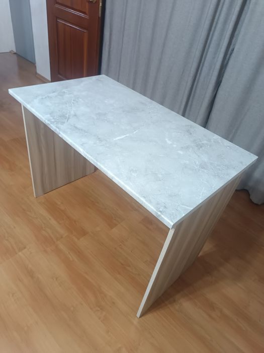 Стол письменный ЛДСП