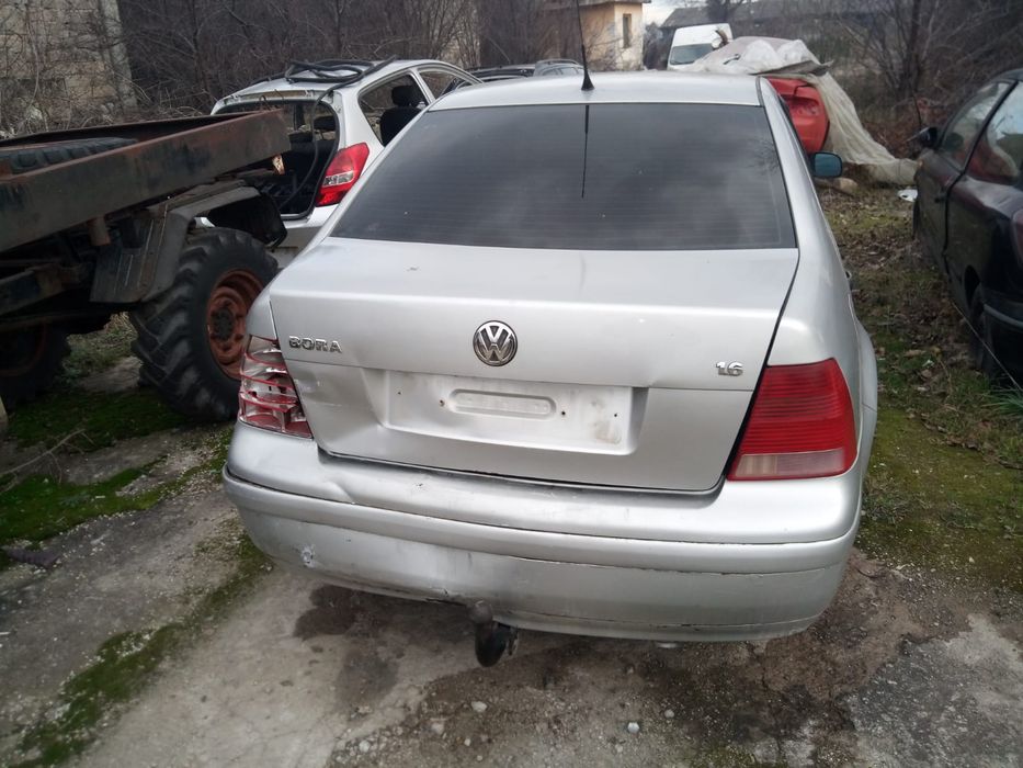 Autoturism pentru piese