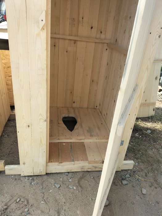 Туалет уличный дом и дача