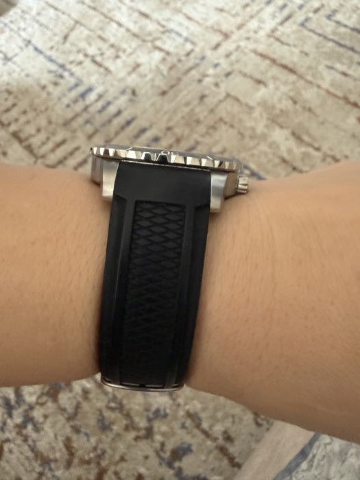 Продам новые наручные часы