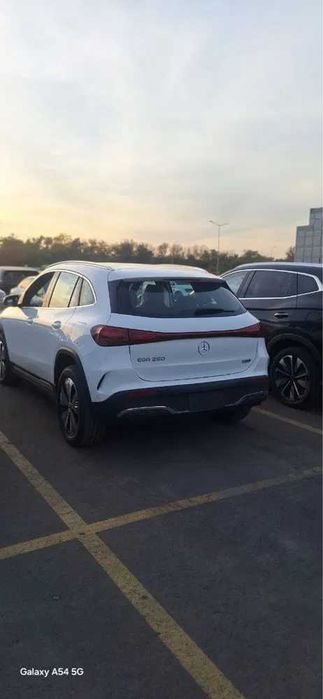 Mercedes  EQA pod zakaz