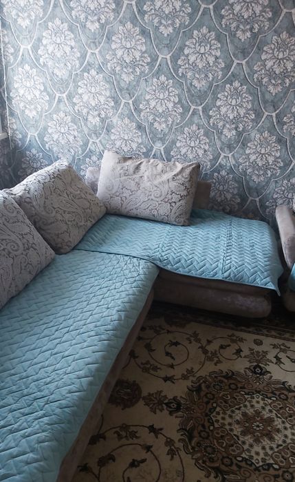 Срочно продам уголок.