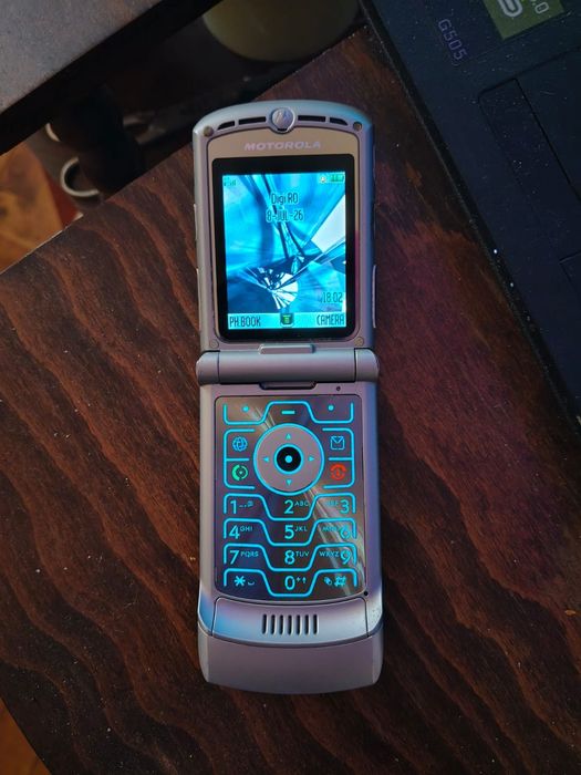 Motorola RAZR V3 ( decodat, stare foarte buna)