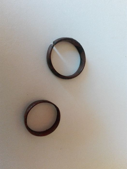 Радиокасетофон SONY и стари възрожденски пръстени.