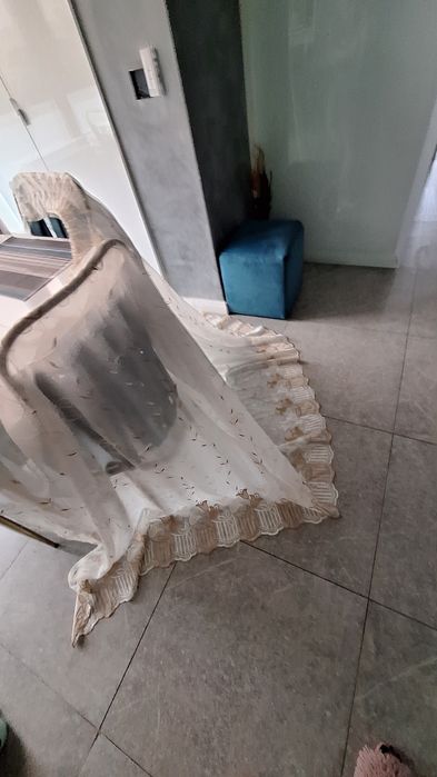 Vând perdea in stare foarte buna