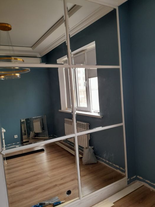 Настенное зеркало