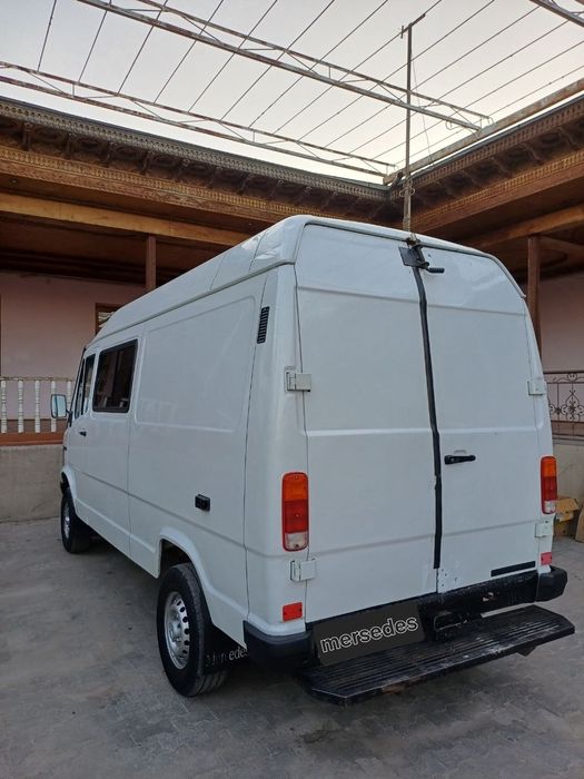 Mercedes-D208 yuk