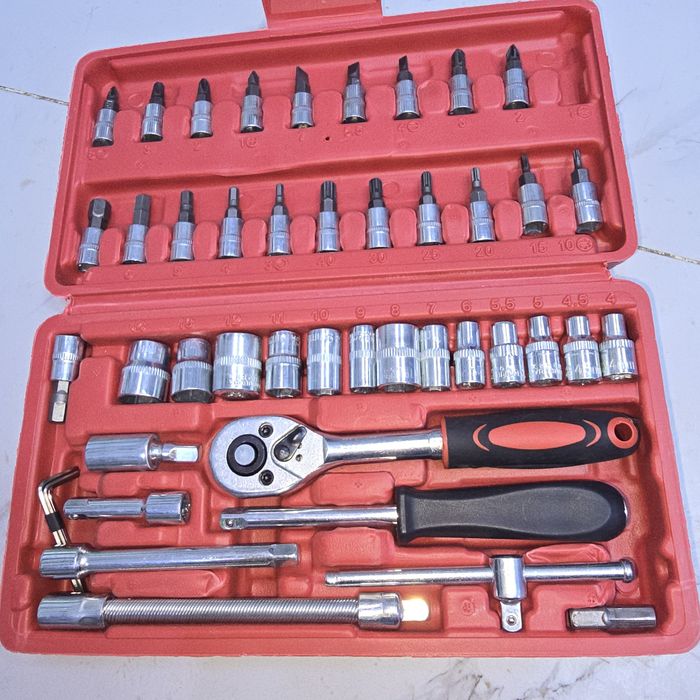 Набор ключей инструментов