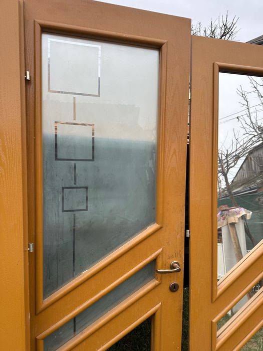 Uși de interior din lemn