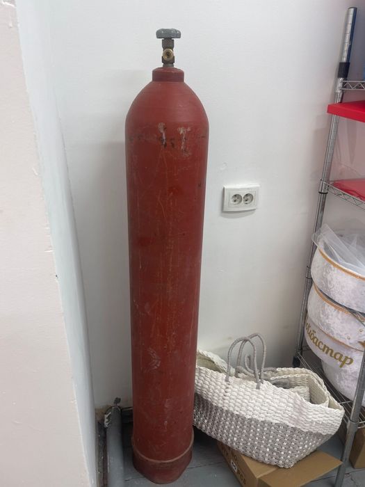 Продам кислородный баллон