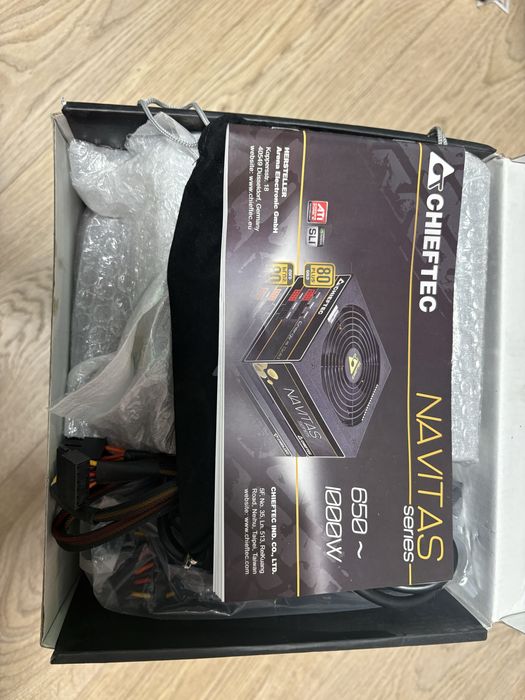 Чисто ново захранване GPM-1250C NAVITAS SERIES