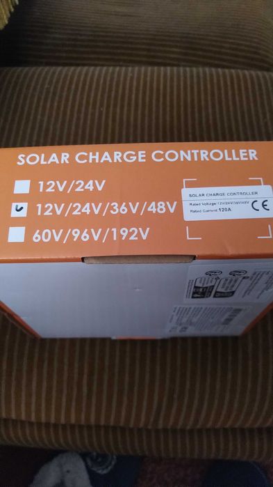 Соларен контролер с алуминиев радиатор и светещ дисплей