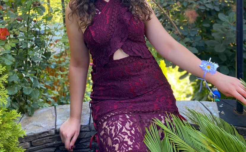 Продавам официална рокля