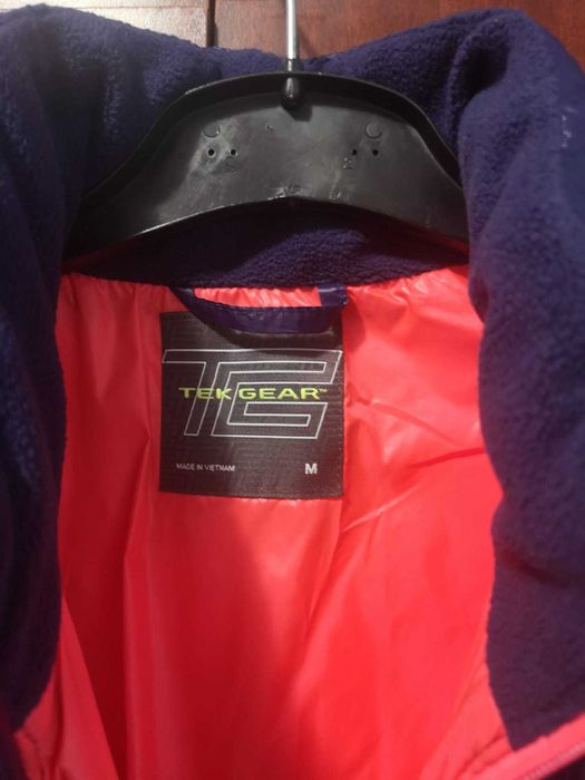 Vesta TEK GEAR, din S.U.A , marimea M, NOUA