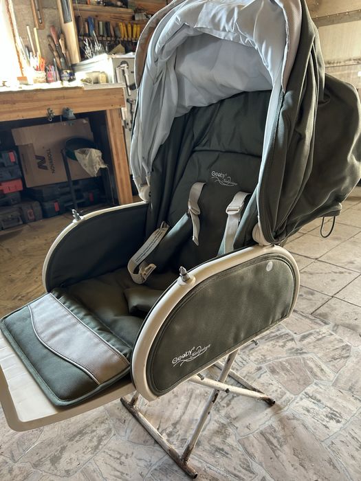 Продам кресло качалку