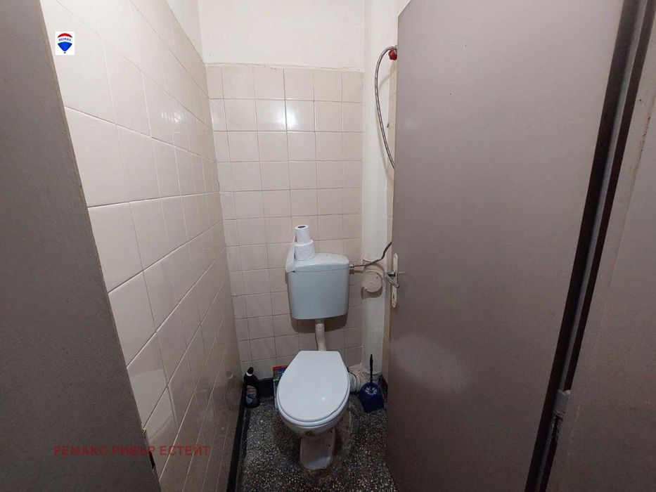 Продава се Тристаен апартамент в Русе, Център - 90 кв.м за 819 €/кв.м - Снимка #12