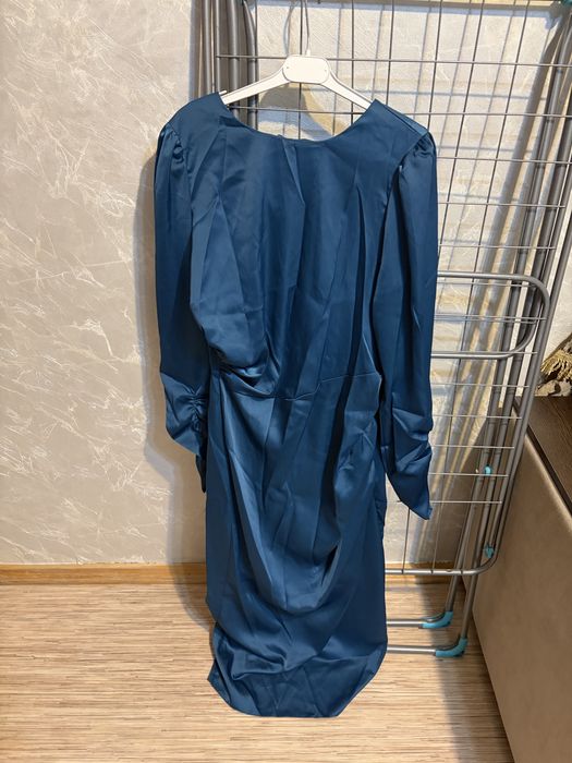 Продам платье  на корпорат либо вечер