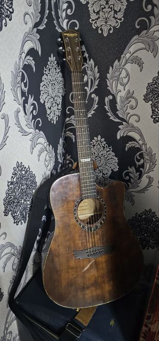 Orginal Gitara sotiladi