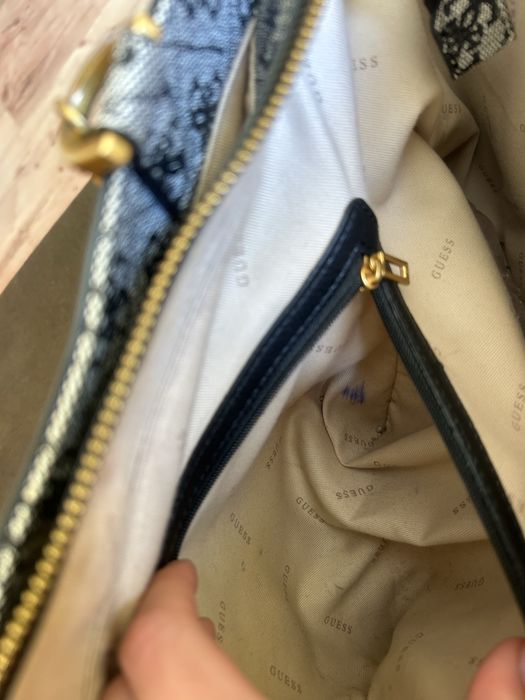 Дамска чанта Guess