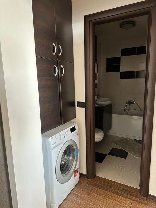 Inchiriez apartament