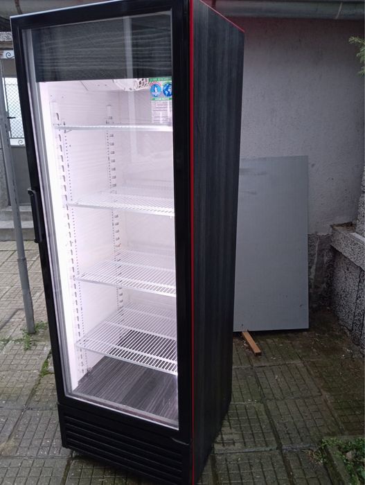 Хладилна витрина