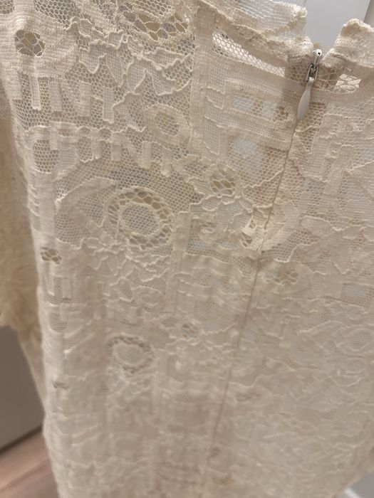 Pinko оригинална дантелена блуза в нежен ivory нюанс