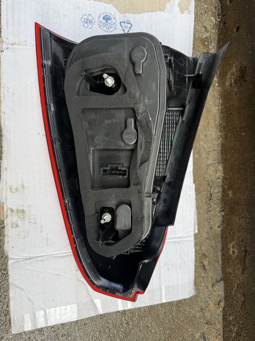Vand stop stanga spate Dacia Logan Facelift 2008/2012