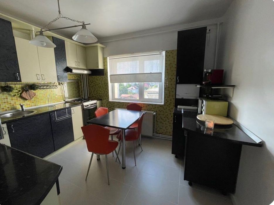 Vand apartament spatios mobilat Ploiesti