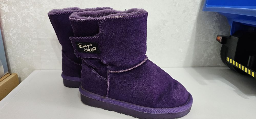 Продам детские уги натуралка