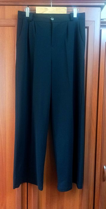 Брюки палаццо, черные.