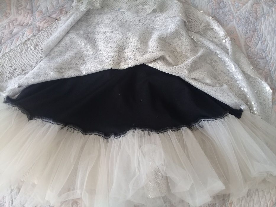 Шикарное платье на девочку