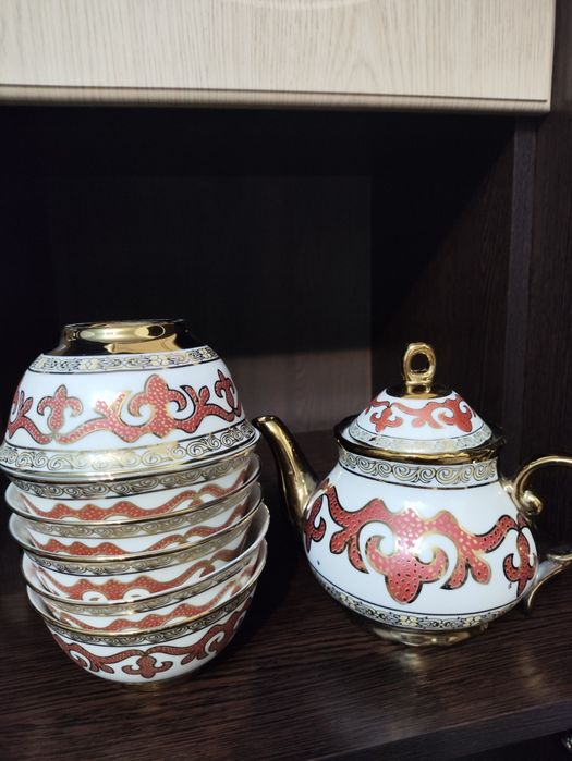 Сервиз ,бокалы , конфетница