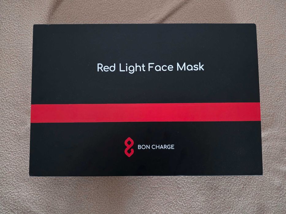 Маска за лице Bon Charge, с вградени червени LED светлини