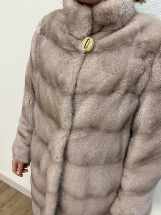 Продам норковую шубу