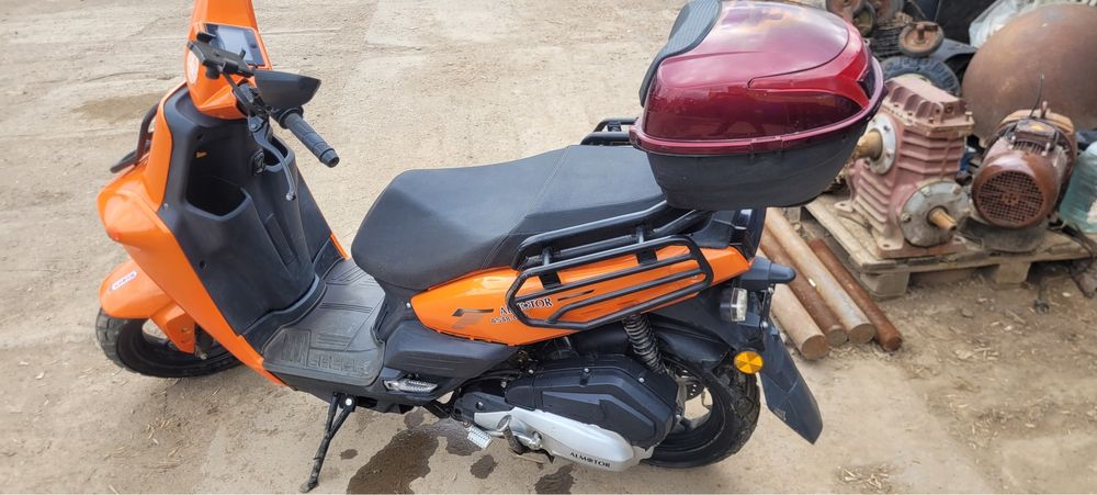 Продам скутер  350