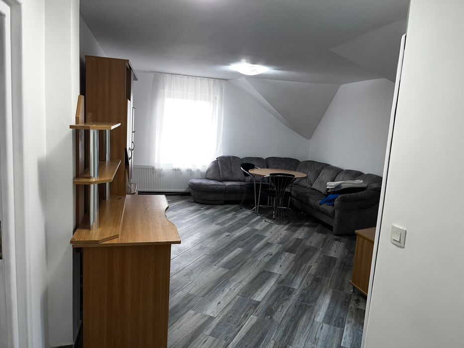 Apartament de închiriat