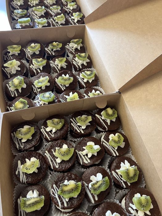 Пирожные капкейки бауырсаки