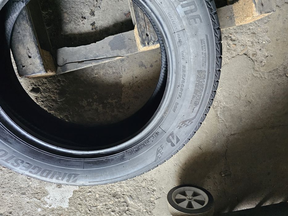 2 anvelope vara 225 60 17 Bridgestone