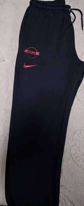 Pantaloni nike model nou
