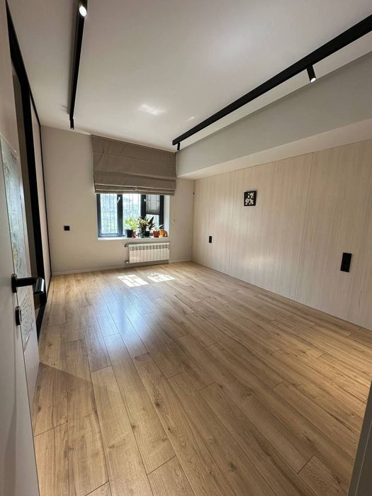 ЭКО базар. Феруза . Ялангач. Продаётся 4комнатная евроквартира